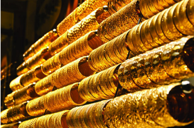 GOLD SET FOR WEEKLY LOSS ON FED JITTERS; INDUSTRIAL METALS GAIN